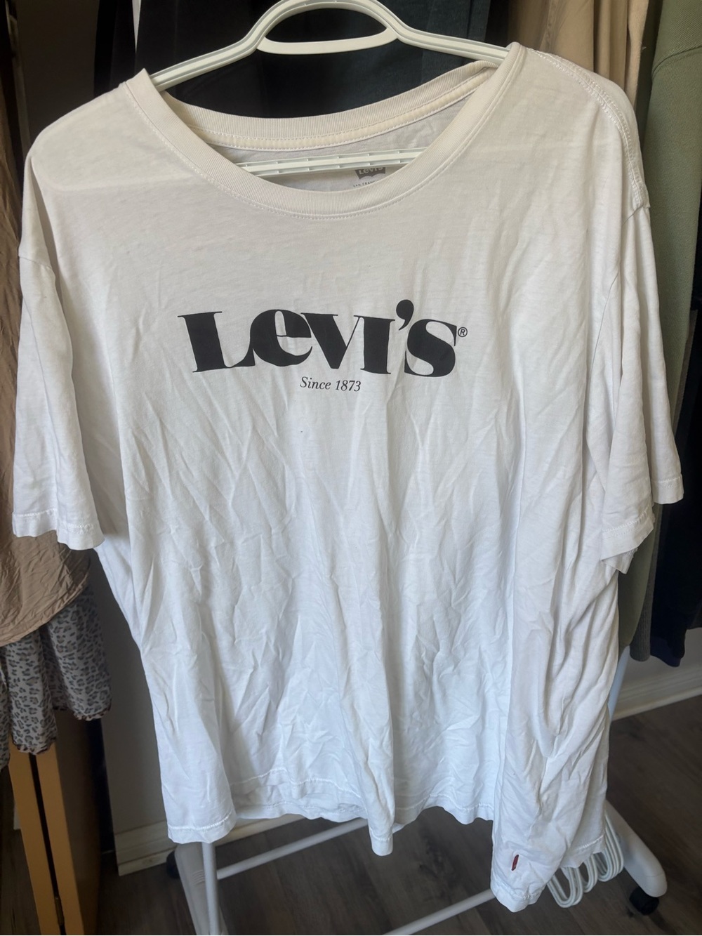 Levi's White Short Sleeve Crewneck Tee with Black Logo